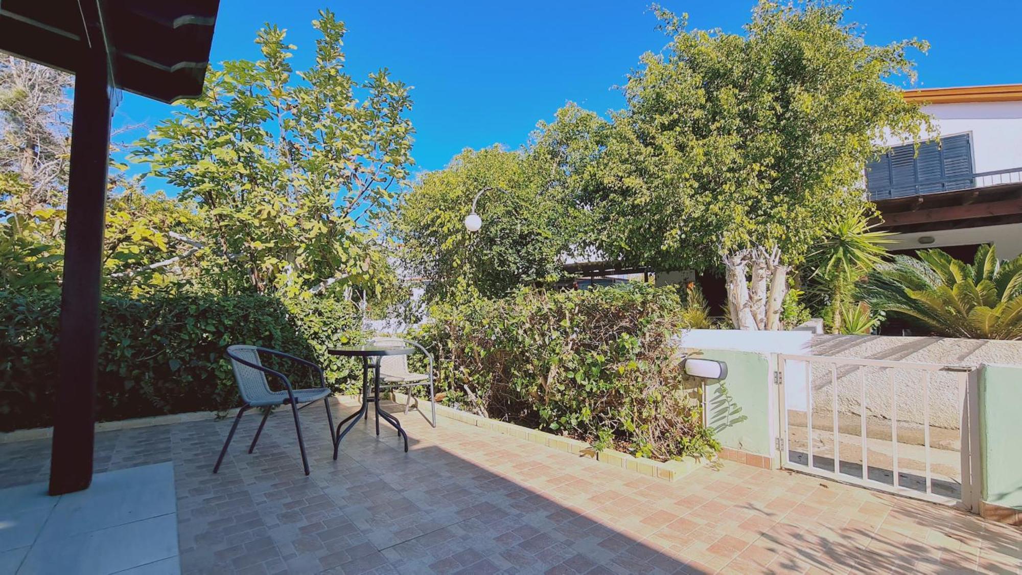 Crystal Waves Maisonette Meneou