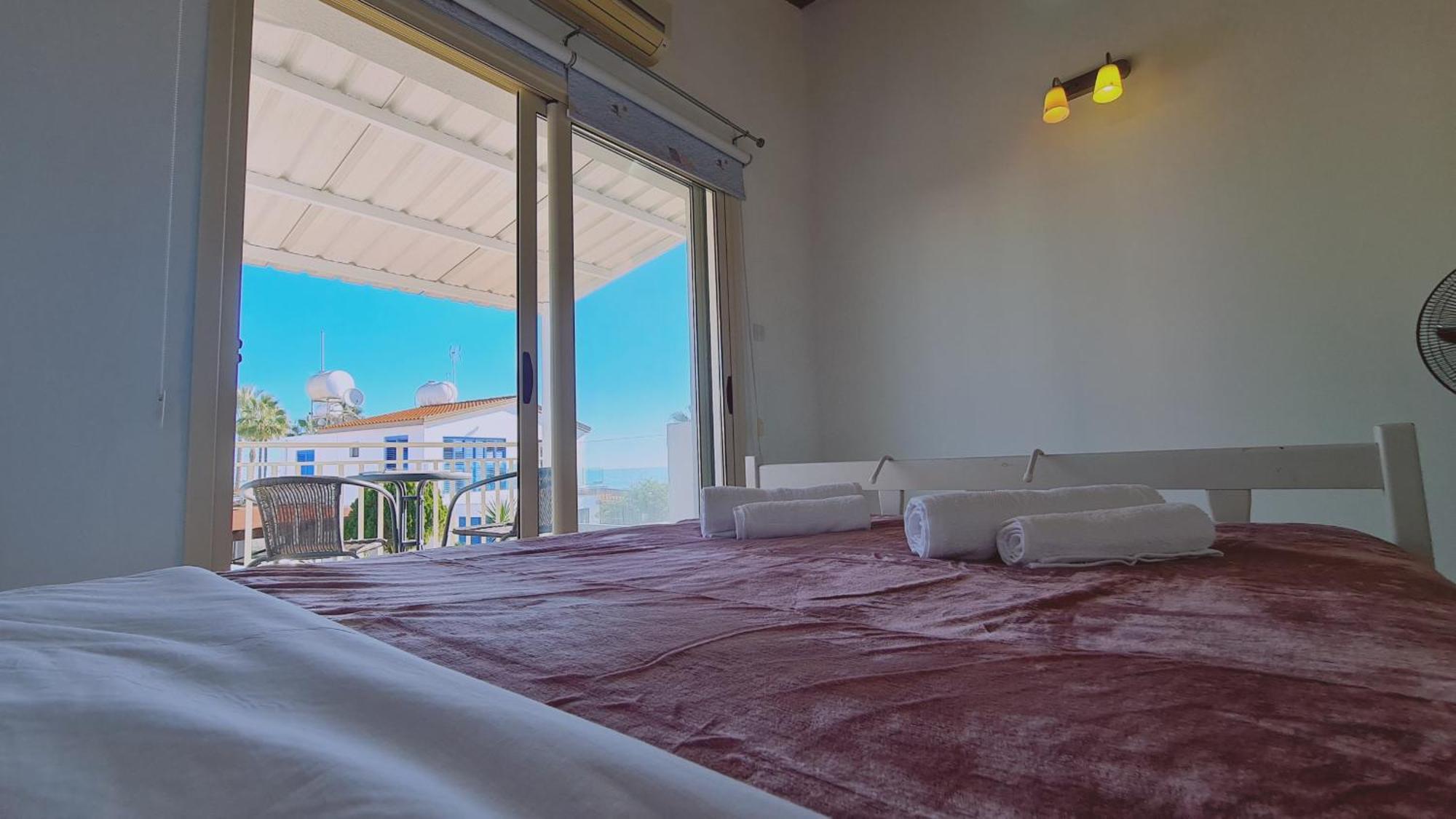 Crystal Waves Maisonette *